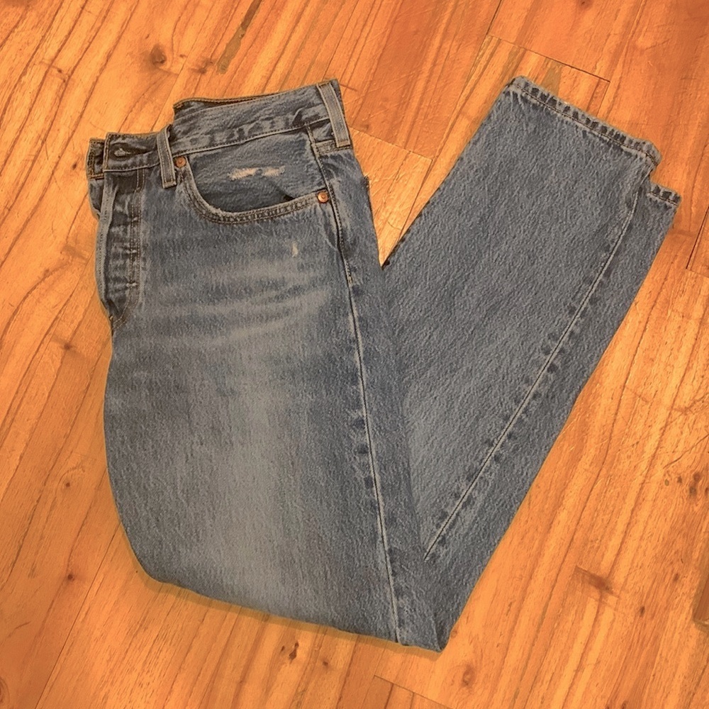 Levi’s 501 - size 27 EUC